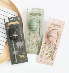 A Little Lovely Company aizvāku, birstītes un salmiņa komplekts nerūsējošā tērauda pudelei 350 ml – Zvířata