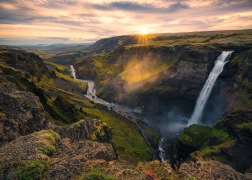 Ravensburger puzle 1000 gabali – Háifoss ūdenskritums, Islande