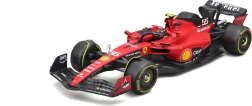 Bburago Ferrari SF23 1:24 Carlos Sainz – kolekcionāra modelis aizsargkastē