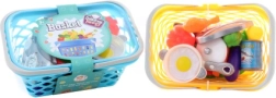 Grozs ar traukiem un pārtikas produktiem bērniem