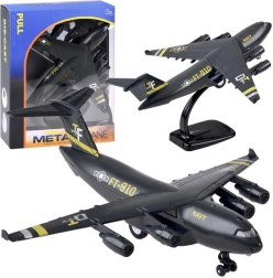 Militāra transporta lidmašīna ar efektiem