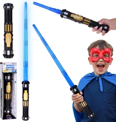 Izvelkams gaismas zobens ar asmeni un skaņas efektiem