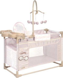 Mana pirmā leļļu gultiņa ar spēļu centru Verona