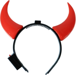 Spīdoši velna ragi uz stīpiņas