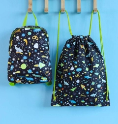 A Little Lovely Company kids’ drawstring sports bag with space motif