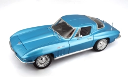 Maisto Chevrolet Corvette 1965 metal model 1:18 light blue