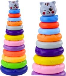 Krāsains gredzenu tornis ar kaķi