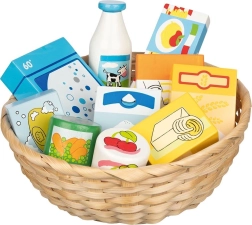 Koka iepirkumu grozs ar pārtikas produktiem bērniem