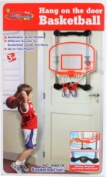 Basketbola grozs uz durvīm ar skaitītāju un skaņām