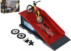 Pirkstu BMX velosipēds ar pieskrūvējamām detaļām un rampu