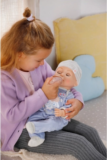 Realistic reactions during care