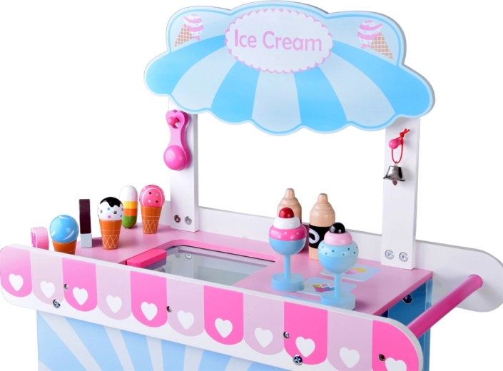 Reālistiski piederumi radošai spēlei