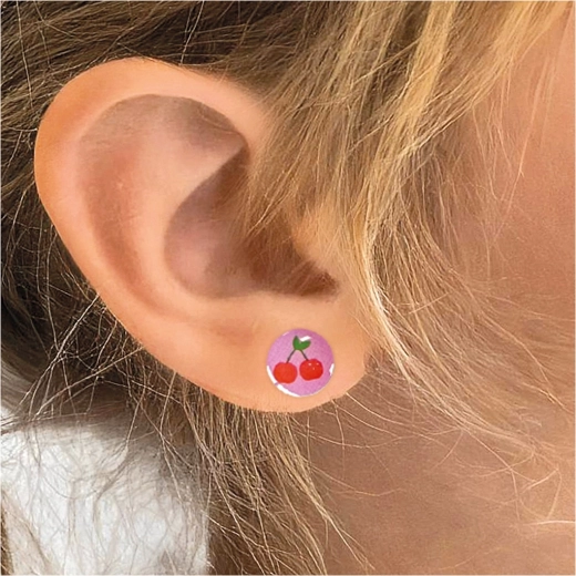 No piercing – safe fashion fun