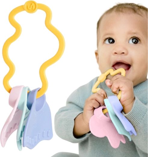 Cloud-shaped rattle = rattle and teether in one