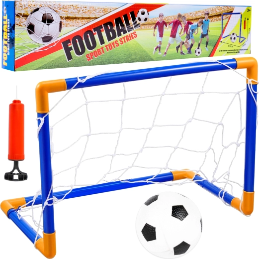 Futbola vārti ar bumbu un pumpi