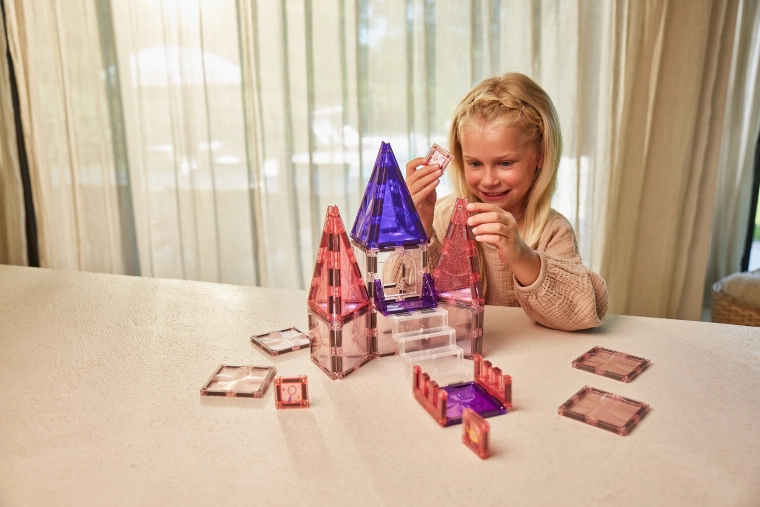 Fairy-tale details for role play