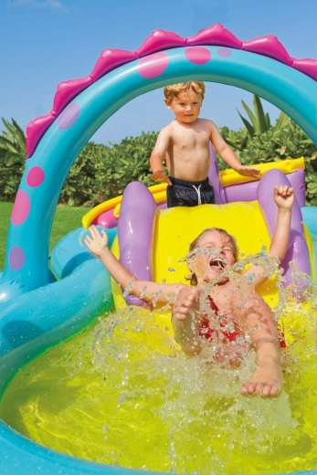 Slide and paddling pool in one