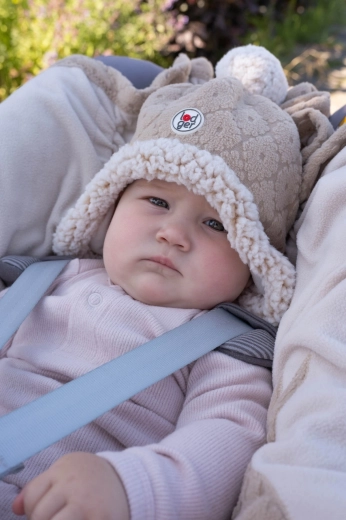 Lieliski piemērota ratiem – pasargā arī austiņas