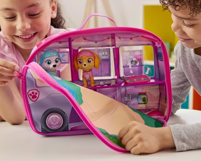 Pārnēsājams kemperītis 2 vienā: soma un spēļu pasaule