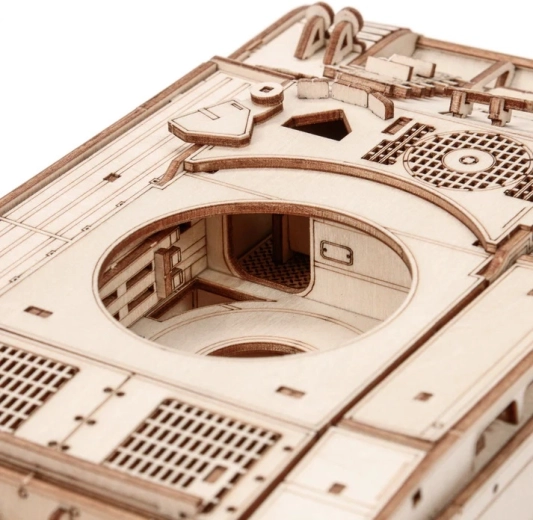 763 precisely cut pieces with no gluing required
