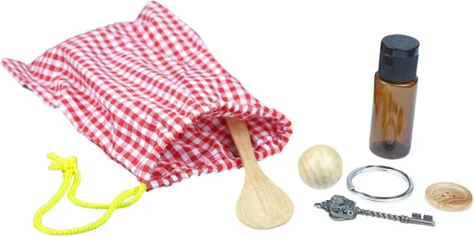 Moyo Montessori noslēpumu maisiņš ar sīkiem priekšmetiem