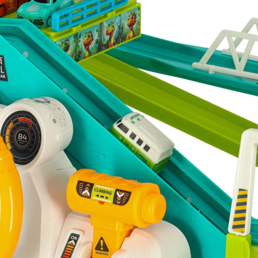 Elevator for the cars