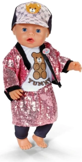 Viegla ģērbšana un reālistiskas detaļas