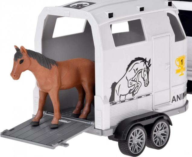 Atverama rampa un zirga pārvadāšana