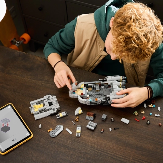 Workshop for building and repairing droids