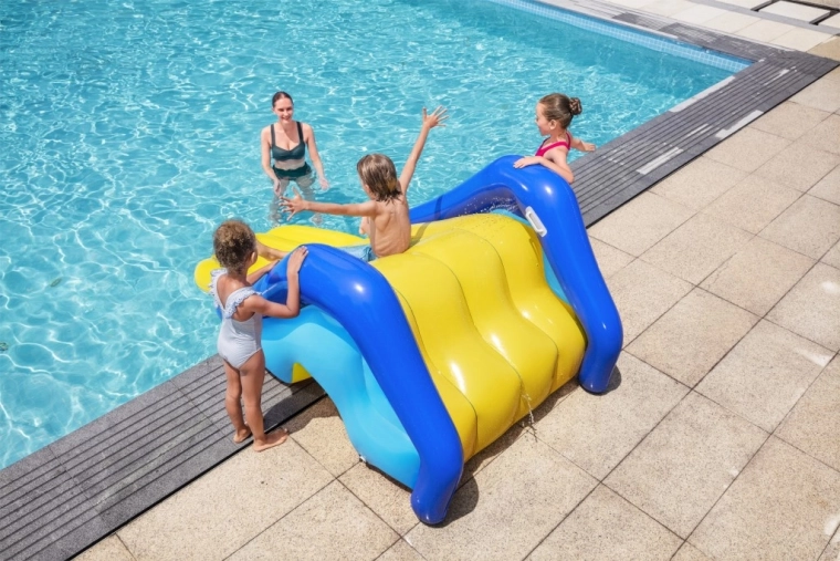 Stability thanks to four water chambers