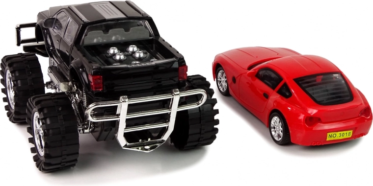 Jaudīgs monster truck ar lieliem riteņiem