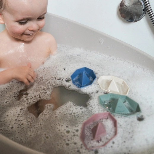 Creative water play from baby to toddler