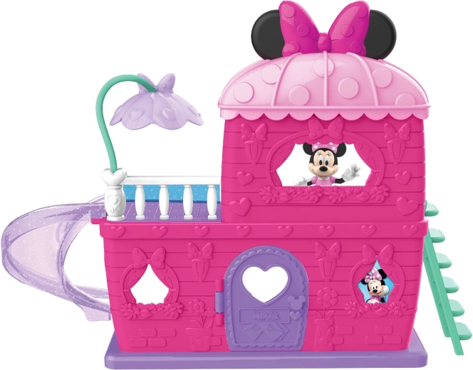 Divstāvu rotaļu vide ar balkonu