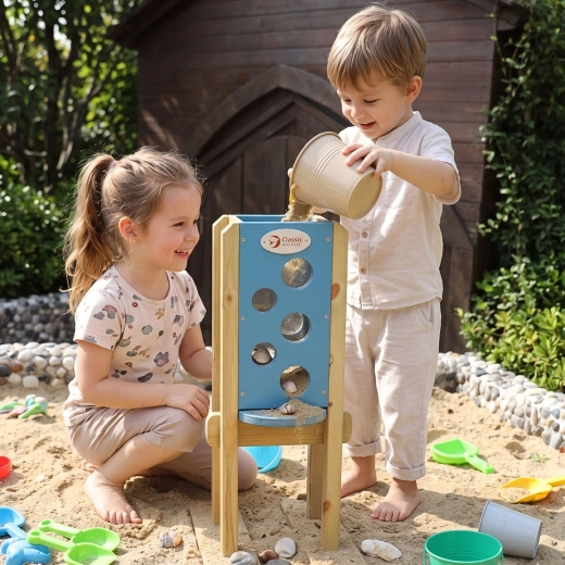 Fun sand pouring