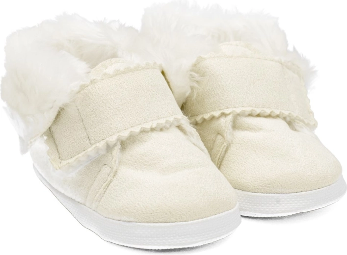 Warm comfort for sensitive little feet