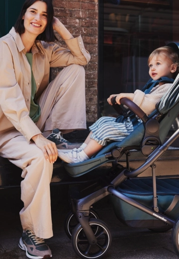 Comfort seat with one-hand recline