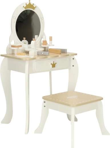 Complete vanity corner for a little stylist