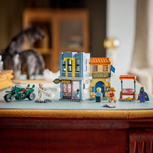 4 minifigūriņas un kapteiņa Smokera motocikls