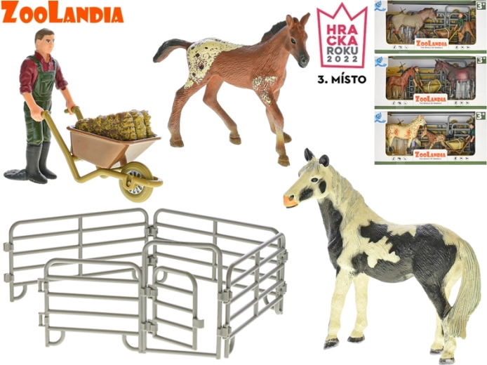 Zoolandia zirgs ar kumeļu un fermas piederumiem