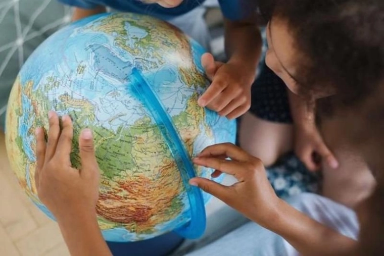 3D reljefs un detalizēti latviešu uzraksti