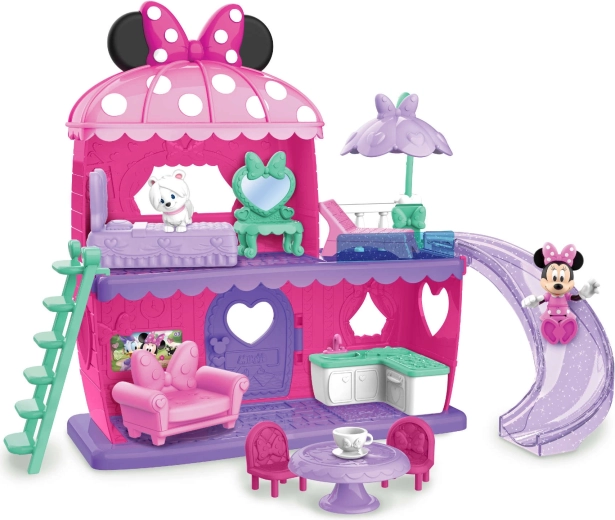 Slīdkalniņš un kāpnes vēl vairāk jautrības