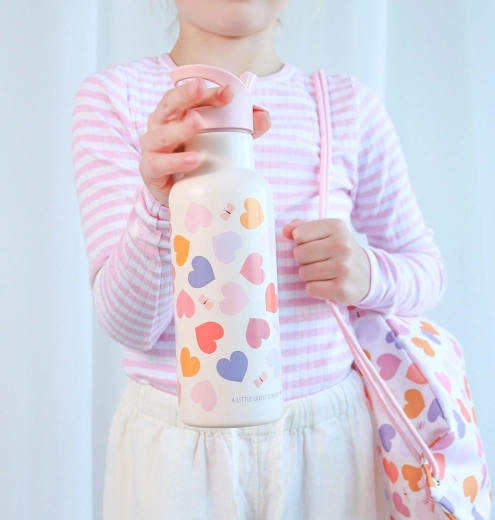 Comfortable drinking with spout and straw