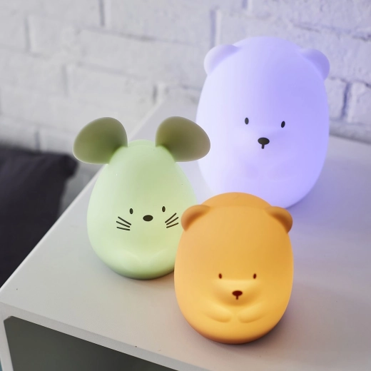 Up to 12 hours of light and micro USB charging