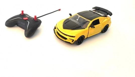 Sporta RC auto sarkanā krāsā