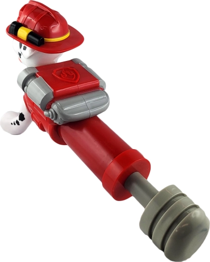 Viegla uzpilde un spēcīga ūdens strūkla