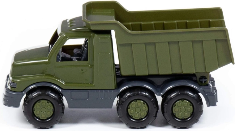 Stable ride thanks to multiple axles and wide wheels