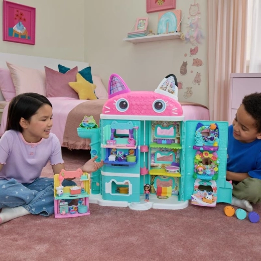 Bagātīgs piederumu klāsts radošai spēlei