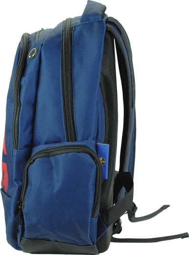 Practical pockets for everything you need