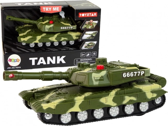 Militārais tanks ar berzes piedziņu, skaņu un gaismām