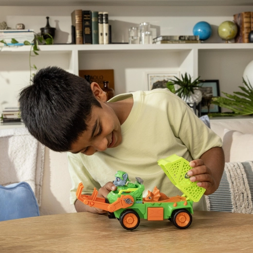 Opening rear section with space for transporting cargo